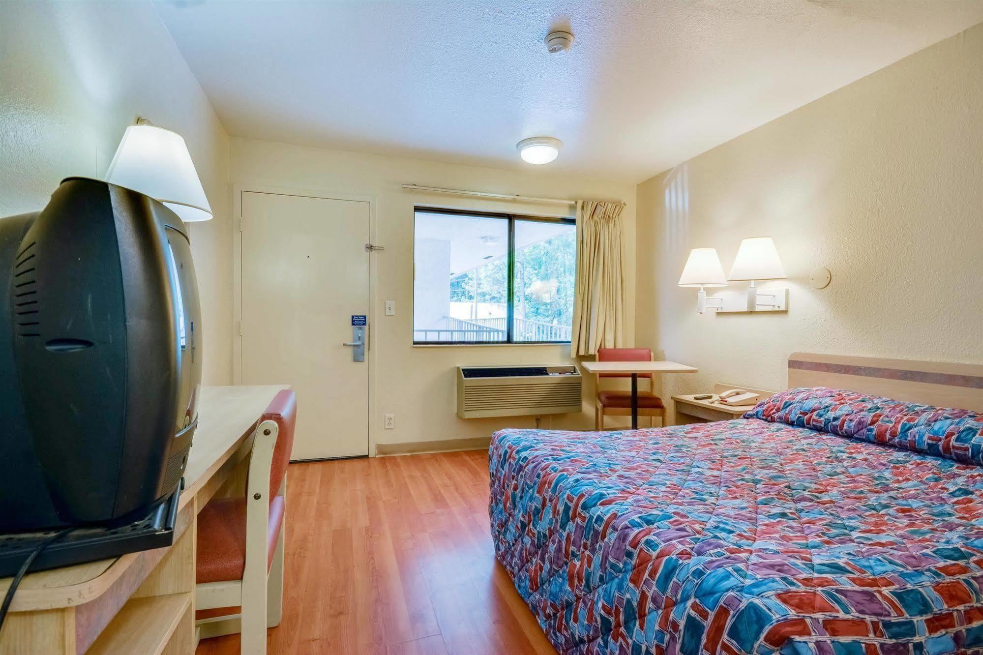 Motel 6-Tuscaloosa, Al Luaran gambar