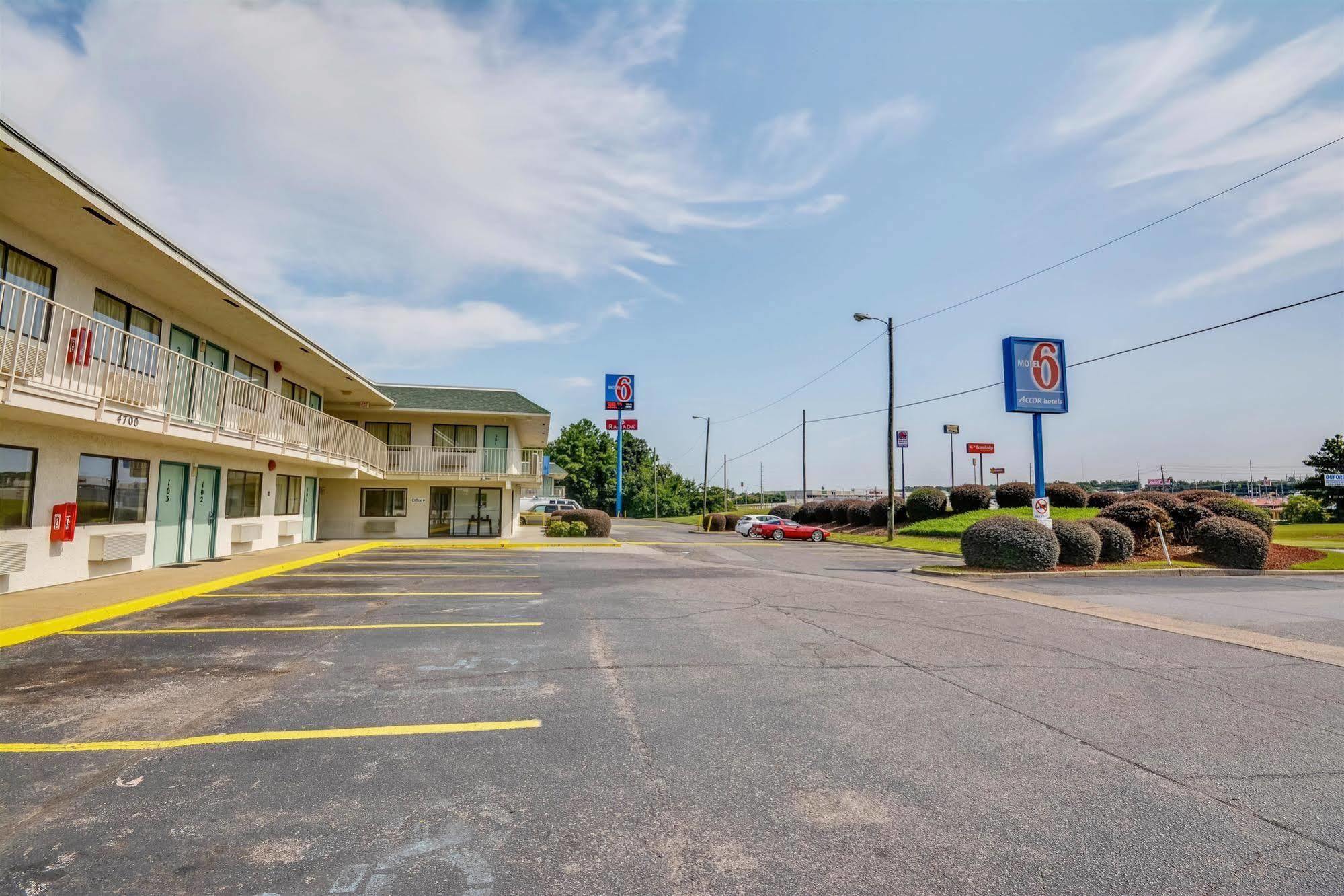 Motel 6-Tuscaloosa, Al Luaran gambar
